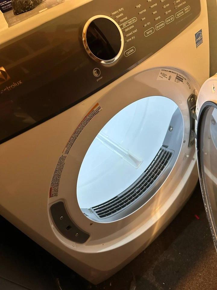 Secadora de carga frontal Electrolux Foto 1 de 1