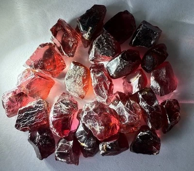 110 Ct Natural Garnet lot (25 PCs)  - Image 1 of 4