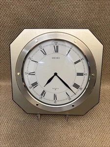 VINTAGE SEIKO QUARTZ BRASS RING 10"X10" WALL CLOCK BATTERY JAPAN GOLD OCTAGON - Picture 1 of 7
