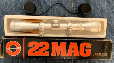 Simmons 4x32 22 MAG. Mira para rifle 1033 plata satinada Foto 1 de 4