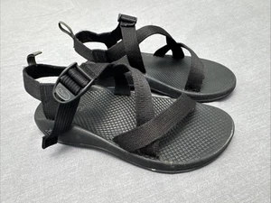 Sandalias para mujer Chacos talla 5 correa negra suela negra - Imagen 1 de 8