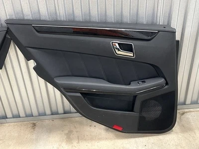 Painel de forro de acabamento interno esquerdo para motorista traseiro Mercedes-Benz E550 Sedan 10-13 - Imagem 1 de 3