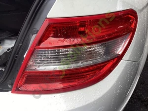 MERCEDES C-CLASS C180 2007-11 REAR TAIL LIGHT RIGHT SIDE - Picture 1 of 7