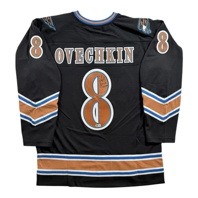 Camiseta deportiva firmada por Alex Ovechkin Capitols Mitchell & Ness Beckett BAS LOA 2006 Calder Foto 1 de 4