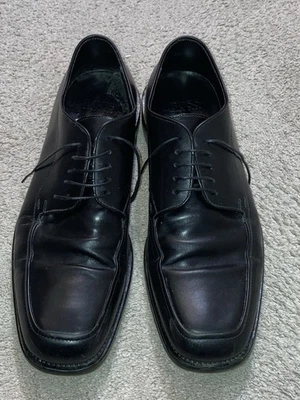 Scarpe Hugo Boss in pelle nera | Taglia UK 10 | Ottime condizioni | Made in Italy - Immagine 1 di 4