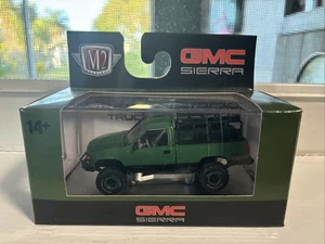 M2 Machines OBS 1998 GMC Sierra 1500 4x4 Green Truck 1:64 - Bild 1 von 3
