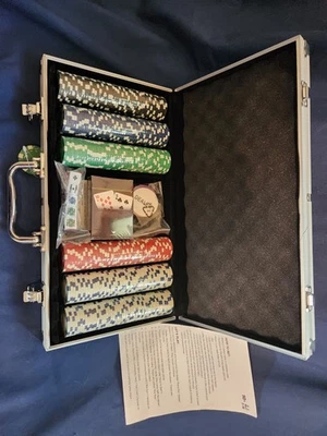 300 Piece Poker Set Aluminum Carrying Case & Professional Weight Chips & Dice - Image 1 of 4