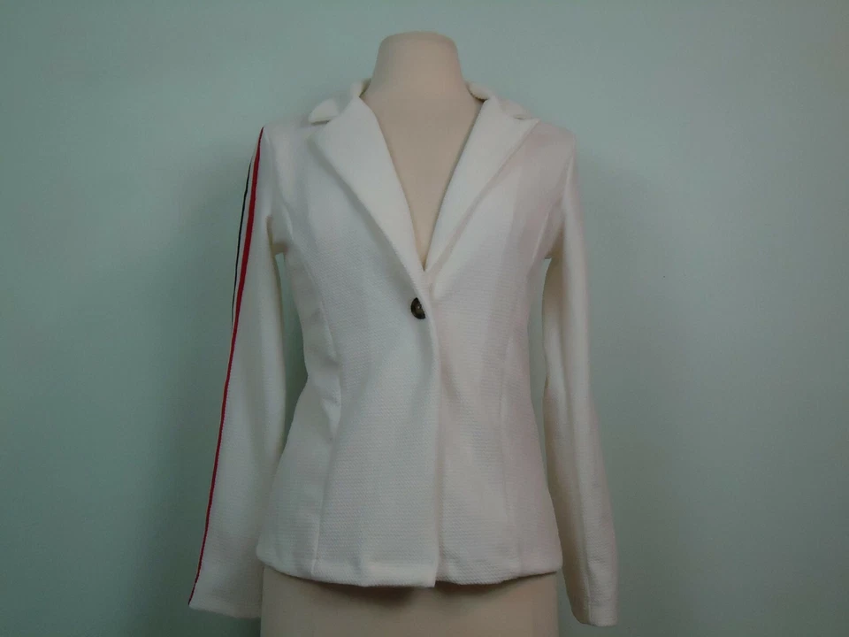 Женский блейзер Charlotte Russe в полоску с длинными рукавами белый на одной пуговице размер S - Изображение 1 из 4