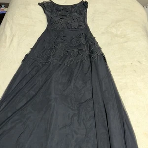 ABITO CHIARA BONI LA PETITE ROBE COUTURE NERO CON APPLICAZIONE FOGLIA TAGLIA LARGE - Foto 1 di 6