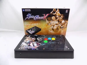 Palo de lucha arcade con cable Hori Xbox 360 SoulCalibur V 5 en caja como nuevo - Imagen 1 de 9