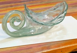 ⭐Vintage Hand Blown Glass Art Deco Vase Floral Swirl Green MCM Crafted Horn - Picture 1 of 12