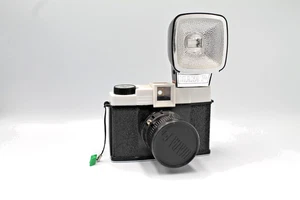 Flash fotocamera pellicola analogica Lomography Diana F+ Hong Meow - Foto 1 di 4