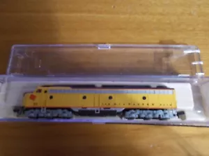 Life Like N Scale 7196 Milwaukee Road #33 E8 runs and lights - Picture 1 of 9