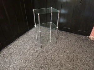 HOCHWERTIGER BEISTELLTISCH AUS GLAS UND EDELSTAHL - ANSEHEN - Bild 1 von 8