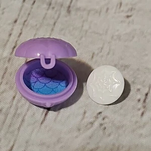 Monster High Lagoona Blue 2023 Skulltimate Fearidescent Makeup Palette Seashell - Picture 1 of 9