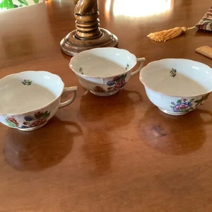 HEREND QUEEN VICTORIA TEA CUP 3pc AS IS ALL THREE ARE FAULTY - Picture 1 of 11