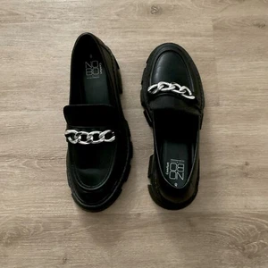 Chunky Loafers Women 8 Black With Silver Buckle - Picture 1 of 6