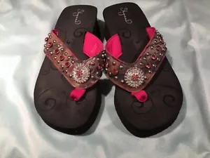 Shyanne Bling Flipflops Brown Camo w/Pink Stones & Studs w/Flower Conch Sz 8 - Picture 1 of 6