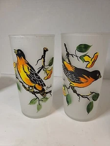 Hazel Atlas Oriole Milchglas Becher 2 - Bild 1 von 5