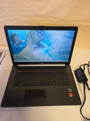 HP 17 AMD 锐龙 3 3300U 2.10GHz 12GB RAM 256GB SSD Win 11 - 屏幕铰链问题 — 第 1/4 张图片