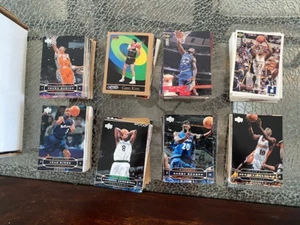 Basketball Card Lot of 370 Cards - Random years 89-2011 (Lot 1) - Imagen 1 de 4