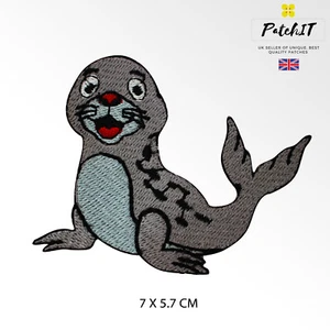 Niedliches Baby Robbe Cartoon Aufnäher Bügelbild Aufnäher gestickt Patch für Kleidung  - Bild 1 von 1