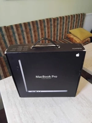 Apple 15-Inch MacBook Pro A1226 (2007), Core 2 Duo 2.2Ghz, 4GB RAM, Boxed - Image 1 of 4
