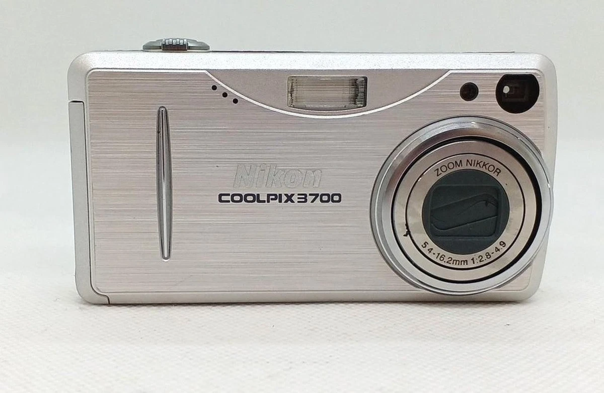 Nikon COOLPIX 3700 シルバー 本体と付属品 Nikon COOLPIX 3700 シルバー 本体と付属品 Nikon COOLPIX 3700