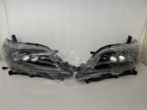 Faros AlphaRex para Toyota Sienna NOVA LED Proj 2011+ estilo tablón negro - Imagen 1 de 24