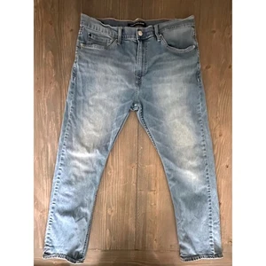 Calvin Klein Jeans CKJ 035 Straight Leg Light Wash Denim Jeans Mens Size 34x30 - Picture 1 of 9