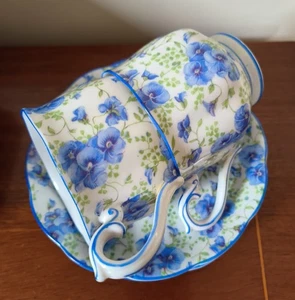 Vintage Lawley's Bone China Pretty Blue/White Floral Tea Set - 21 pieces - Picture 1 of 7