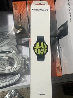 New Unopened Samsung Galaxy Watch6 44mm Aluminum Case Graphite SM-R940NZKAXAA - Image 1 of 4