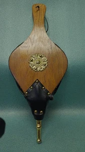 Handgefertigter Kaminbalg aus Holz & Kunstleder mit Messingdüse & Deko - Bild 1 von 20