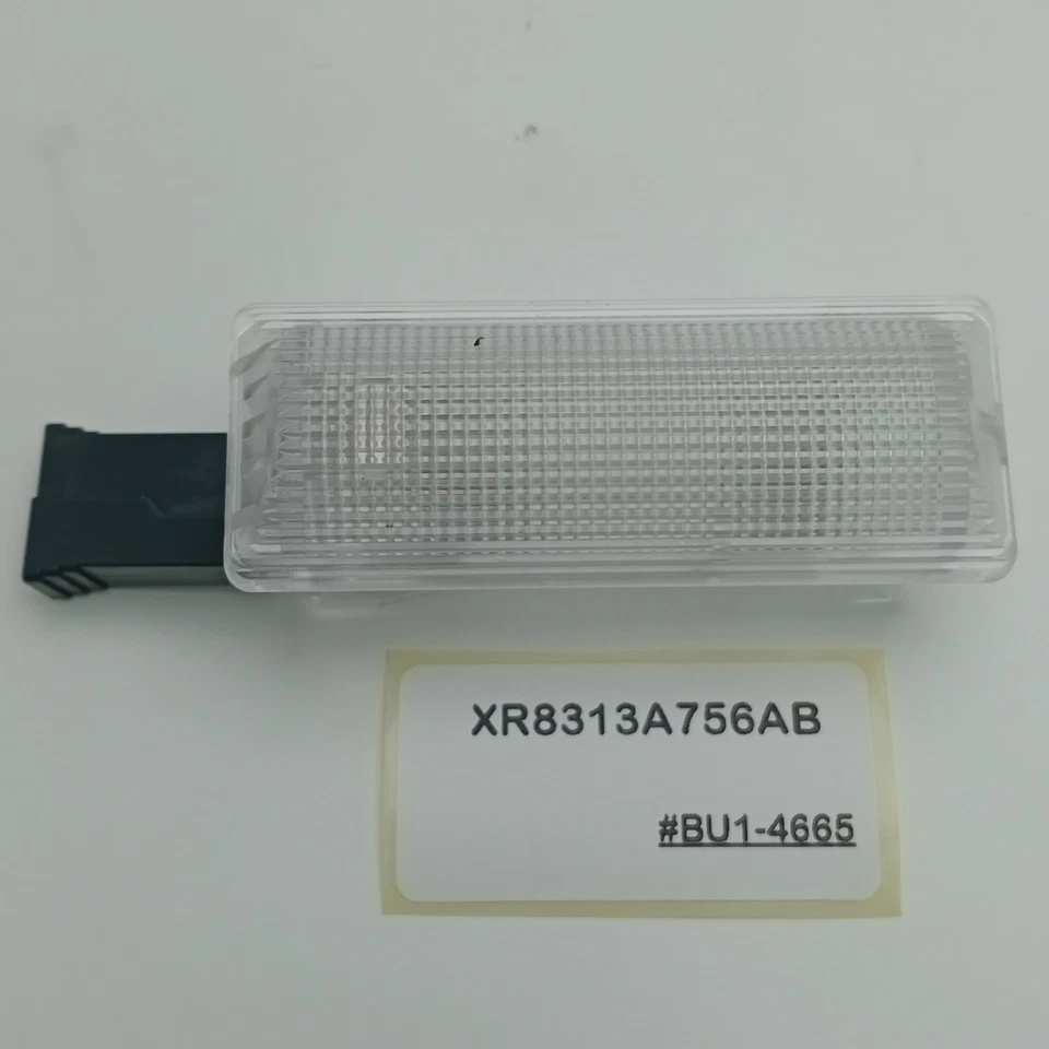 Luz de cortesía interior trasera Jaguar S-TYPE 2000-2008 XR8313A756AB Foto 1 de 4