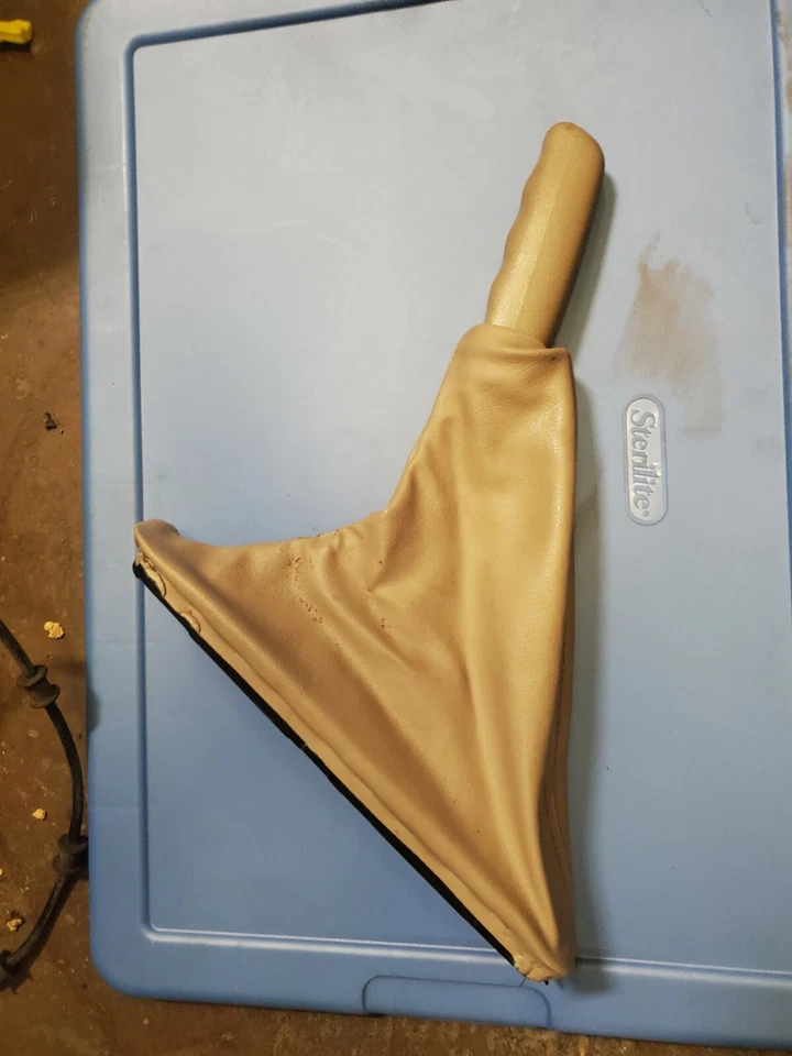 2000 2001 2002  LINCOLN LS HAND BRAKE BOOT WITH HANDLE - Image 1 of 2