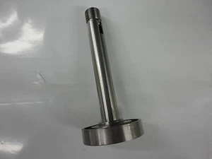 JOHN DEERE OEM Blade Spindle AM39914 30" and 50" Mower Decks Center Pulley Only - Picture 1 of 1
