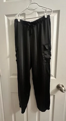 Pantalones cargo de satén negros talla grande de autoestima para niñas Foto 1 de 4