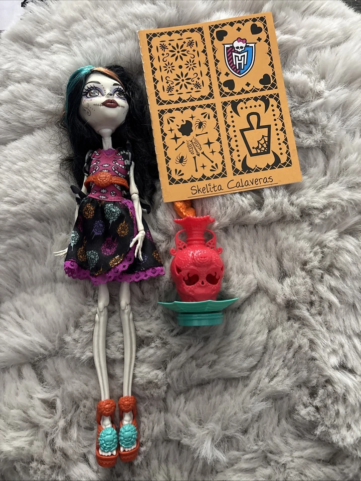 Monster High Art Class Skelita - Image 1 of 1