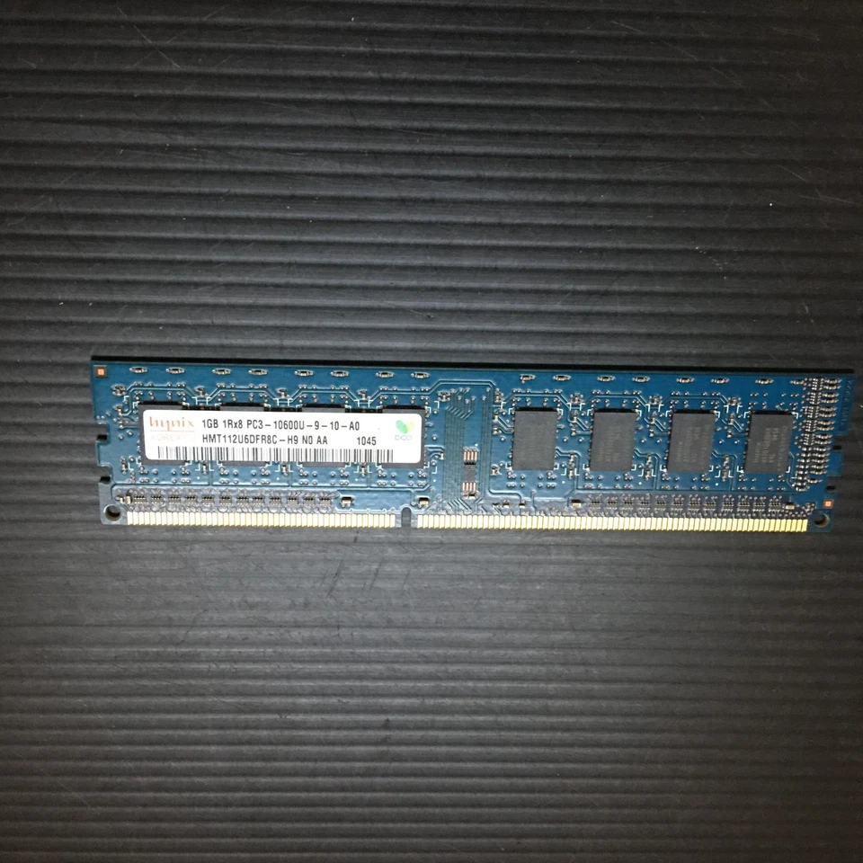 Hynix 1GB 1Rx8 PC3-10600U-9-10-A0 HMT112U6DFR8C-H9 SDRAM DDR3 Desktop PC Memory - Image 1 of 4