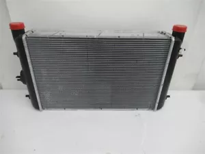 John Deere AT425041, Radiator - Picture 1 of 4
