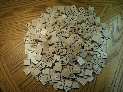 Azulejos Scrabble com Cantos Quadrados 400 Peças (4 Conjuntos Completos) Selchow & Righter - Imagem 1 de 3