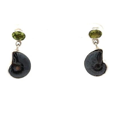 Pendientes colgantes de plata de ley de amonita y peridoto (1/2 x 7/8 pulgadas) Foto 1 de 4