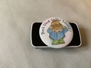 Best DAD In The World Vintage Badge - Picture 1 of 3