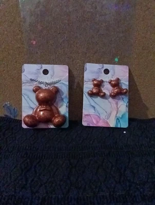 Juego de collar y pendiente de resina de oso color bronce hecho a mano Foto 1 de 2