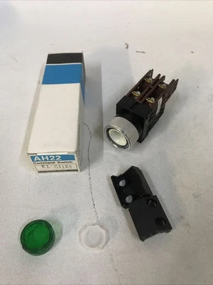 Fuji Green Illuminated Push Button AH22-EL E3 AH22 G11E3 - Image 1 of 4