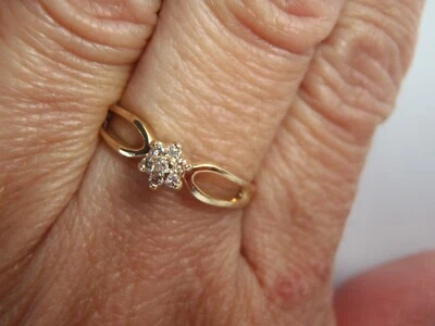 Solid 14k Yellow Gold Flower Ring With 7 Real Diamond's Gift for Her Size 8 - Image 1 of 4