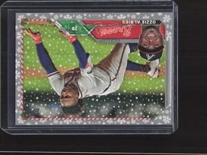 2023 Topps Holiday #H58 Ozzie Albies Metallic - Picture 1 of 2