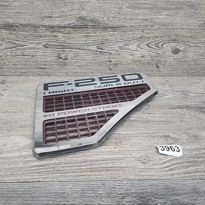 08 FORD F250 SUPER DUTY LARIAT Powerstroke FENDER EMBLEM RIGHT PASSENGER - Image 1 of 4