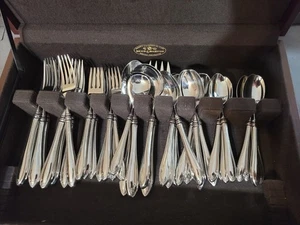 Oneida 1992 Silver Arbor Flatware with Case - Picture 1 of 10