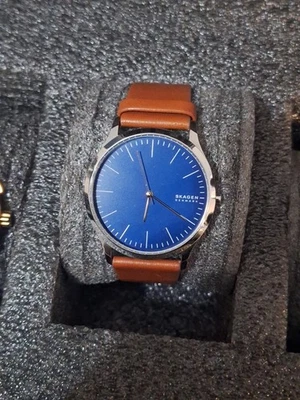 Reloj Hombre Skagen 41mm Caja Esfera Azul, Correa Cuero Marrón Cuarzo, Batería Nueva.  Foto 1 de 4